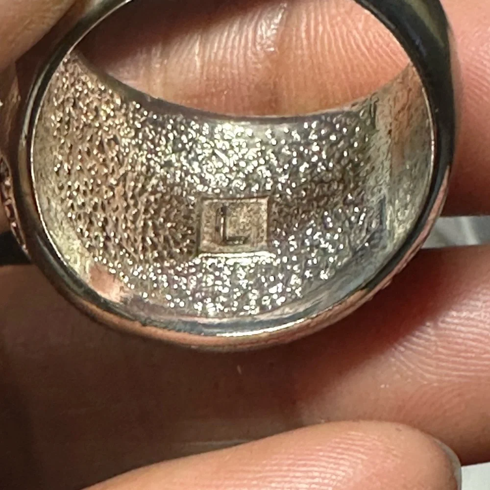 Avon Vintage Day to Night Silver tone Rhinestone Dome Ring - Picture 12 of 16